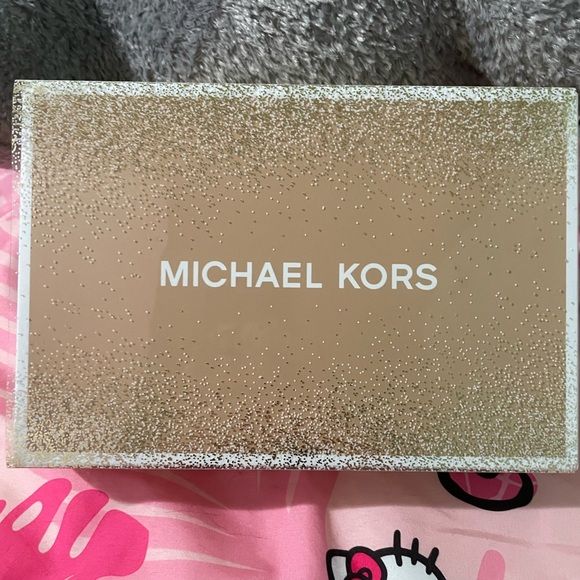 Michael Kors key case card holder with box - Picture 2 of 10